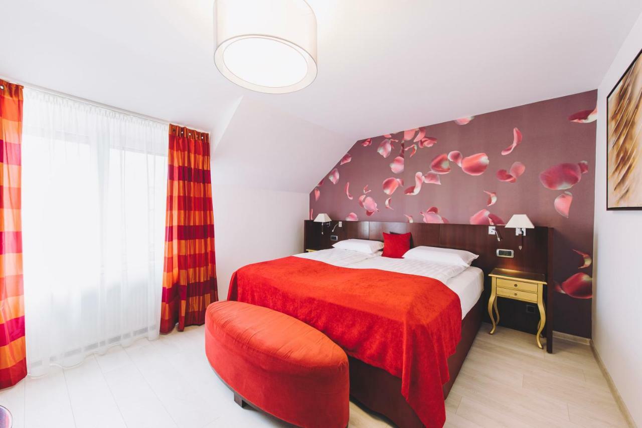 Derby Apart Hotel Alba Iulia Habitación foto