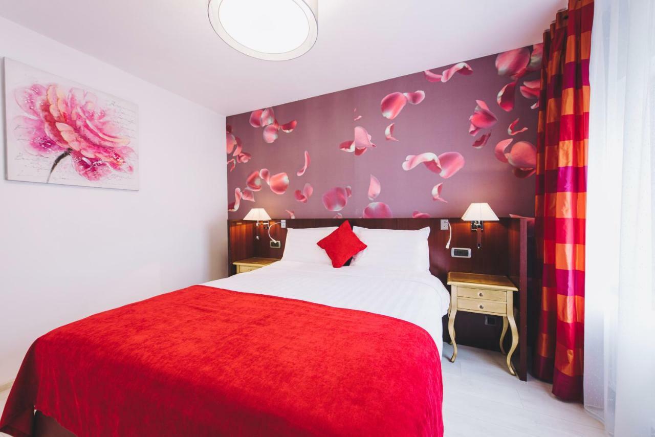 Derby Apart Hotel Alba Iulia Exterior foto
